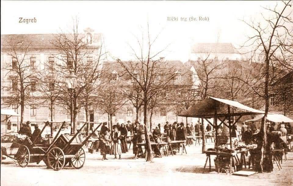 Ilički trg (Mali plac, današnji Britanski trg) 1905 godine. 1909. godine - Iličkom trgu promijenjeno ime u Trg Ladislava grofa Pejačevića, a 1946.godine u Britanski trg